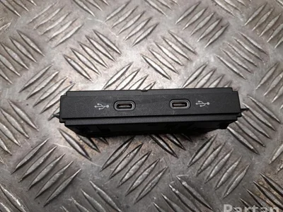 Volkswagen 5NA 035 700 / 5NA035700 ID. Buzz 2024 Périphérique d'entrée USB - Image 1