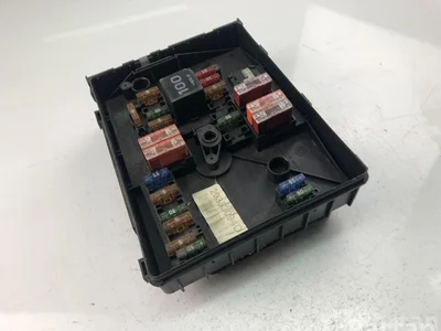 Volkswagen 1K0937125A GOLF PLUS (5M1, 521) 2011 Fuse Box - Image 1