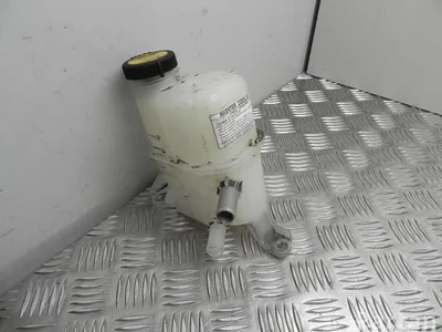 Toyota 1.8 / 18 PRIUS (_W3_) 2010 Vase d'expansion du liquide de refroidissement - Image 1