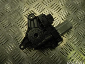 Mercedes-Benz C17544-100 / C17544100 C-CLASS (W205) 2015 Moteur de lève-vitre Left Rear