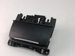 Audi 8K0857951 A4 (8K2, B8) 2014 Cendrier