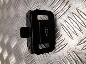 Lexus 76L332 ES VII XZ10 2019 Bouton du coffre à bagages