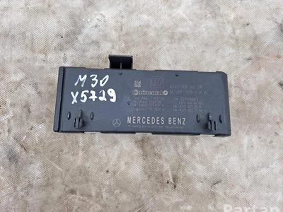 Mercedes-Benz A2229006008 C-CLASS (W205) 2015 Unité de commande pour hayon - Image 1