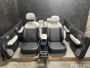 Kia EV4 (CT) 2026 Sitze komplett Türverkleidung Armlehne 
