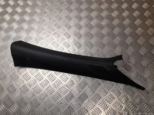 Mercedes-Benz A 118 690 03 00 / A1186900300 CLA X118 (shooting brake) 2020 Tapisserie voiture right side