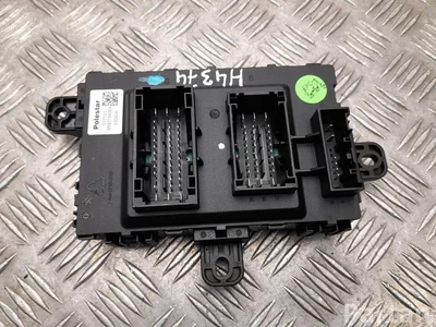 Polestar 8893704364 4 2025 Saugiklių dėžė - Paveiksliukas 1