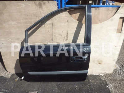 Chrysler VOYAGER IV (RG, RS) 2005 Porte Left Front - Image 1