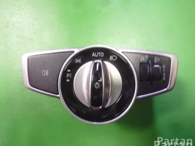 Mercedes-Benz A 205 905 72 07 / A2059057207 C-CLASS (W205) 2016 Interrupteur de lumière - Image 1