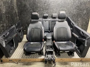 Ford Kuga III 2025 Sitze komplett Türverkleidung Armlehne 