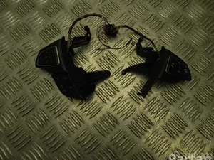 Ford GJ5T-9E740-EA, GJ5T-14K147-CA / GJ5T9E740EA, GJ5T14K147CA FOCUS III Box Body / Hatchback 2018 Bouton multifonction pour volant