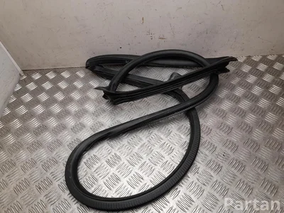 Polestar 4 2025 Joint d'étanchéité de porte Right Rear - Image 1