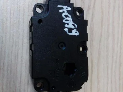 Mercedes-Benz CZ113930-0857 / CZ1139300857 CLA Coupe (C117) 2014 Moteur de réglage pour volet de régulation - Image 1