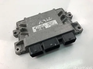 Renault 8200774747; S120200113A / 8200774747, S120200113A CLIO II (BB0/1/2_, CB0/1/2_) 2003 Unidad de control del motor