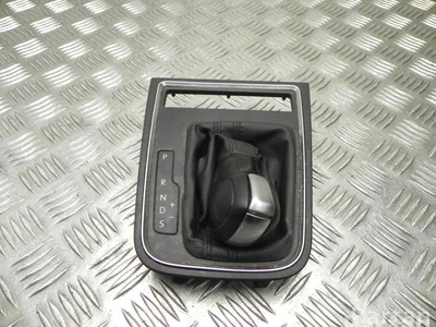 Volkswagen 5C7 713 203 E / 5C7713203E JETTA IV (162, 163) 2015 Couvercle de levier de vitesses - Image 1