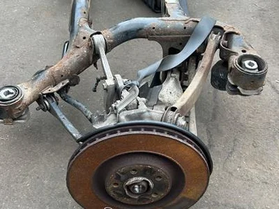 Audi 4M0 505 235 AN / 4M0505235AN Q7 (4M) 2015 poutre d'essieu arrière - Image 1