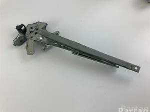 Nissan 827303SB0B NAVARA Platform/Chassis (D23) 2015 Moteur de lève-vitre