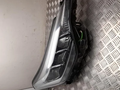 Toyota 81110-F4180 / 81110F4180 C-HR (_X1_) 2022 Phare - Image 1