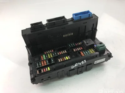 BMW 9234421 5 (F10) 2013 Fuse Box - Image 1