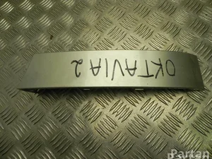 Škoda 1Z5 813 346 / 1Z5813346 OCTAVIAII (1Z3) 2007 Garniture /moulage