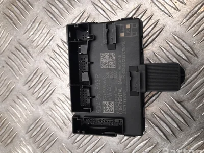 Škoda 5Q4959593R Octavia Mk4 Combi 2023 Unité de commande pour porte Right Front - Image 1