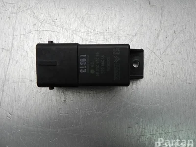 Peugeot 98 024 240 80 / 9802424080 208 2013 Relais - Image 1