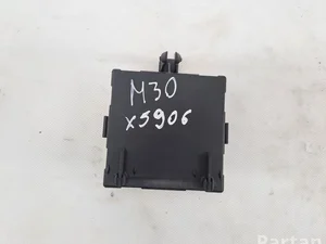 Mercedes-Benz A2229001809 C-CLASS (W205) 2015 Unité de commande pour porte Left Front