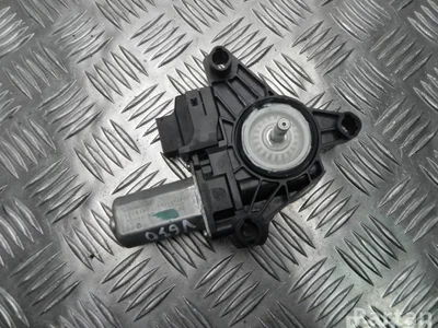 Mercedes-Benz 968741-100 / 968741100 A-CLASS (W176) 2013 Moteur de lève-vitre Right Rear - Image 1