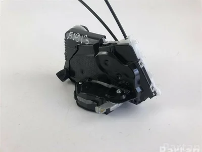 Toyota U31-11130 / U3111130 PRIUS (_W5_) 2015 Durų užraktas - Nuotrauka 1