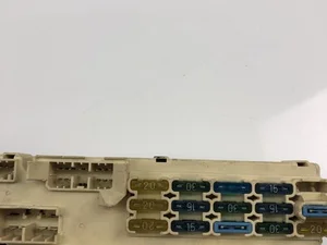 Mazda GA5R 626 IV (GE) 1996 Boîte à fusibles