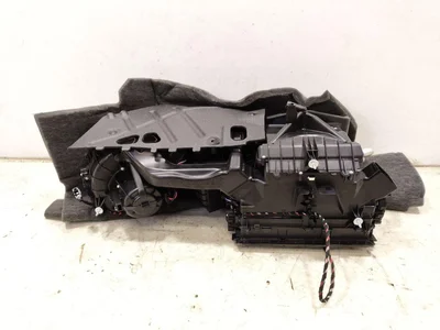 Porsche 991.573.011.04, 991.556.723.00, 991.612.725.00 / 99157301104, 99155672300, 99161272500 CAYMAN (981) 2014 Corps de soufflante - Image 1