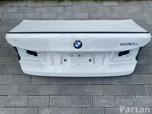 BMW 5 (G30) 2021 Tapa del maletero