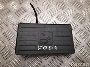 Audi 4M0035502A Q7 (4M) 2019 Bouton de chargement sans fil