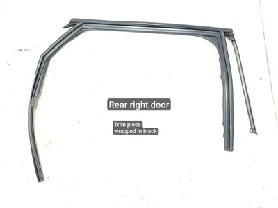 Bentley 36A839432 BENTAYGA 2017 Channel sealing Right Rear - Image 1