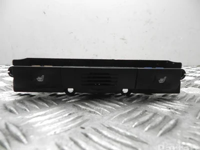 Kia 93300-2P030 / 933002P030 SORENTO II (XM) 2011 Interrupteur de chauffage de siège - Image 1