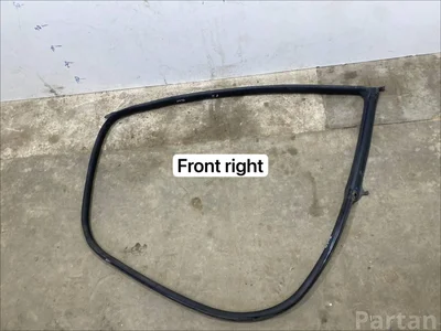 Maserati GHIBLI (M157) 2015 Joint d'étanchéité de porte Right Front - Image 1