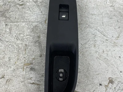 Opel 9840530680 Astra L Hatchback 2023 Bouton de lève-vitre - Image 1