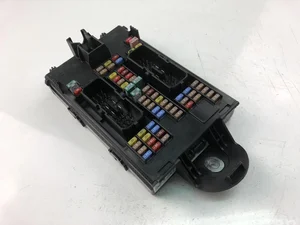 Volvo 32142591 XC90 II 2017 Skrzynka bezpieczników