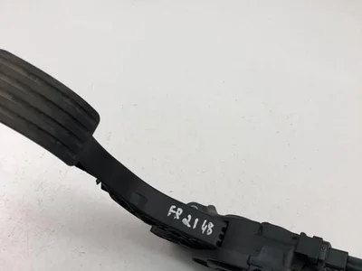 Volvo 31329057 XC70 II 2011 Akseleratoriaus pedalas - Nuotrauka 1