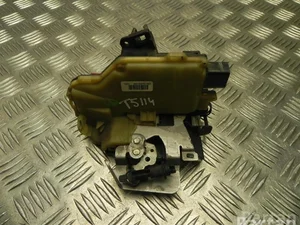 Audi 8E1 837 016 D / 8E1837016D A4 (8E2, B6) 2003 Serrure de porte Right Front