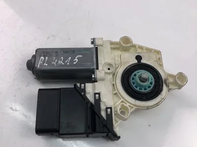 Seat 1K0959703N LEON (1P1) 2009 Moteur de lève-vitre - Image 1