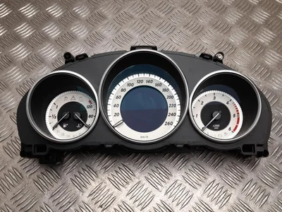 Mercedes-Benz A2129000825 E-CLASS (W212) 2015 Tableau de bord km/h - Image 1