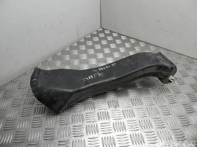 BMW 8058555 2 Gran Tourer (F46) 2016 Prise d'air / Conduit d'air d'admission - Image 1