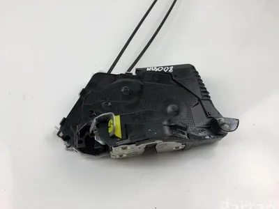 Toyota T4311140 YARIS (_P13_) 2013 Serrure de porte - Image 1