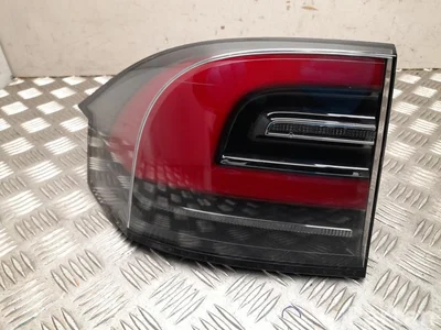 Tesla 1034334-00-A / 103433400A MODEL X 2016 Feu arrière - Image 1