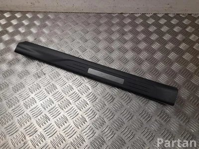 Lexus 67913-52280 / 6791352280 LBX 2025 Einstiegleiste rechts vorne - Bild 1