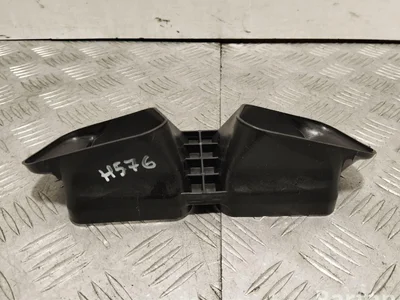 Maserati 068487000 GRAN TURISMO 2014 Prise d'air / Conduit d'air d'admission - Image 1