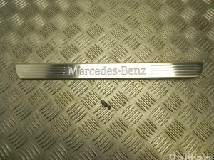 Mercedes-Benz A 167 686 13 00 / A1676861300 GLE (W167) (2019 ...) 2019 Bordure de seuil de porte