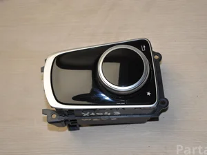 Mercedes-Benz A2059006215 C-CLASS (W205) 2018 Interface multimédia avec unité de contrôle