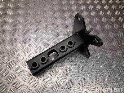 Jaguar F-PACE (X761) 2017 Soporte del parachoques Right Rear - Imagen 1