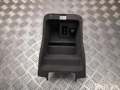 Porsche 7P5 857 232 C / 7P5857232C CAYENNE (92A) 2017 Storage bin Armrest  - Image 1